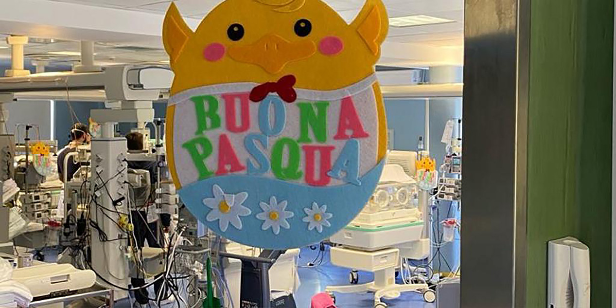 Pasqua in ospedale, copertine e addobbi a tema per la TIN del Betania